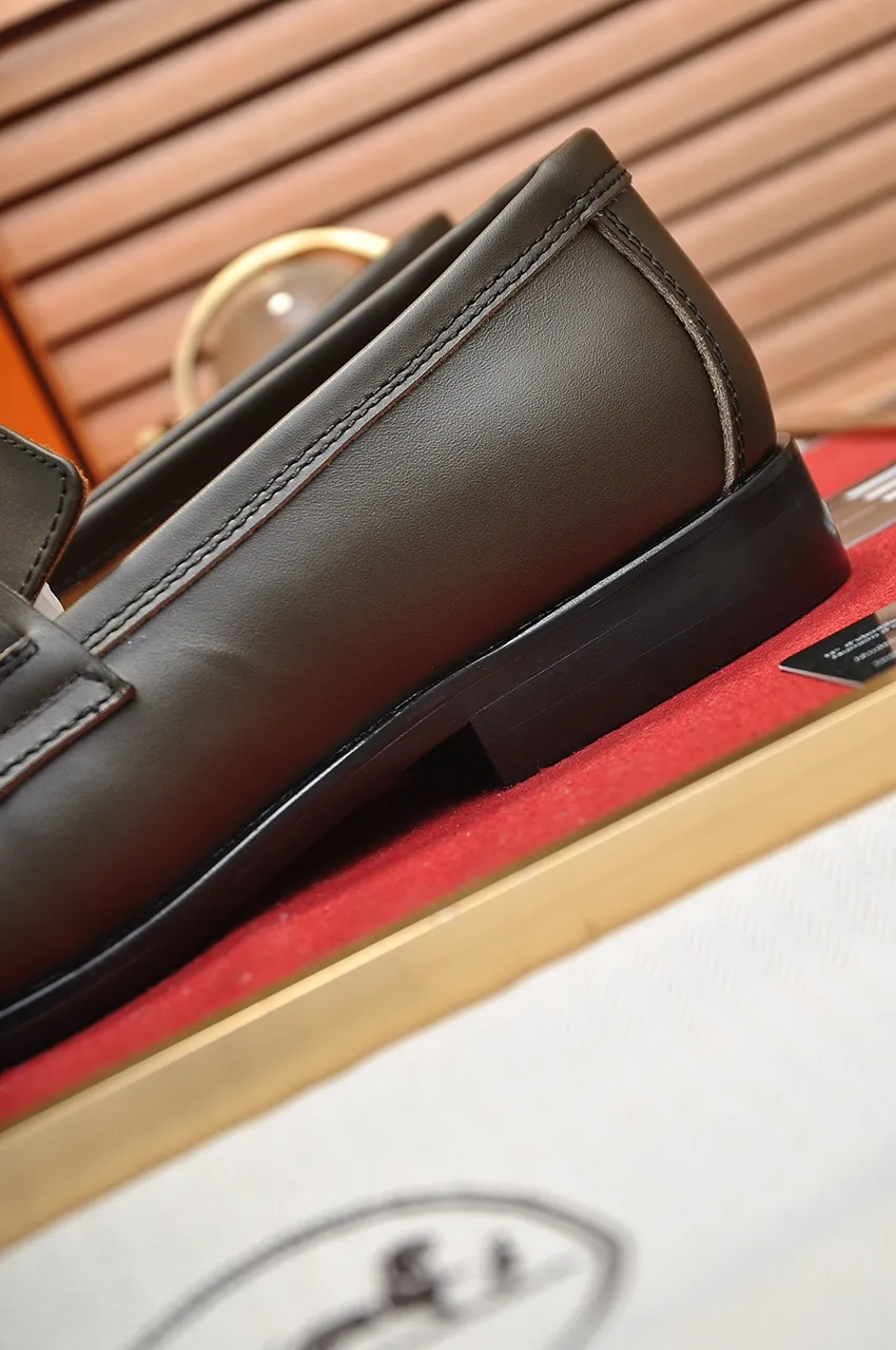 Men's shoes💰460💶[HERMES] (sheepskin lining)🍀Italian top luxury🍀He does not pursue novel styles and gorgeous colors, but attracts the favor of successful men with his flawless, elegant and classic style. Formal leather shoes This very comfortable, simple and stable style allows you to easily match any style! The pattern is absolutely 1:1 refined from the original case, and we strive for excellence in materials, imported cowhide + sheepskin lining💪💪💪extraordinary texture👍! .Black Brown Size: 38-45 (45 customized)